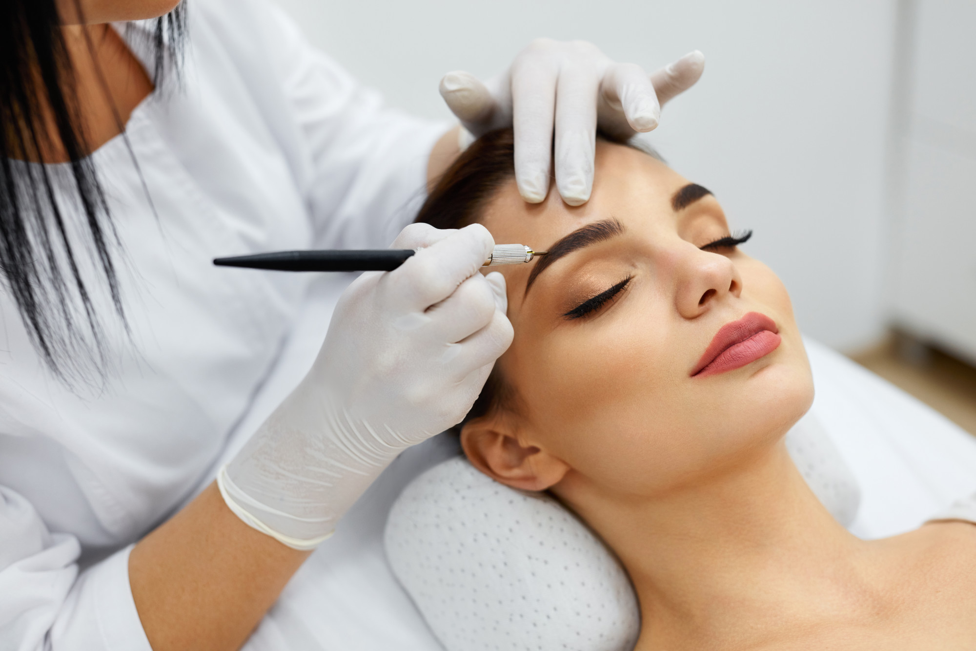 How to Become a Certified and Licensed Microblading Artist