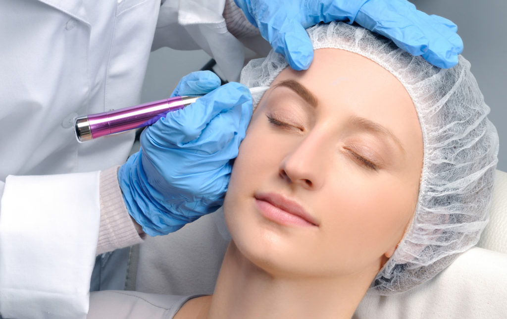 How Much Does a Microblading Technician Make a Year?